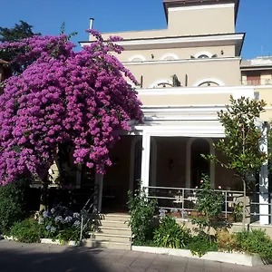 Hotel Pirandello, Rzym